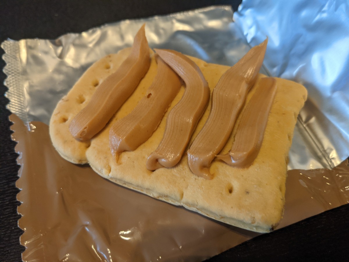 2017年製米軍MREメニューNo.4のパンにピーナッツバター