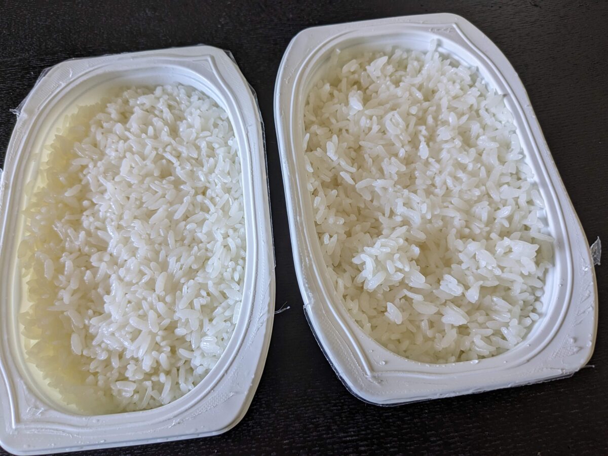 自衛隊戦闘糧食Ⅱ型「さんまピリカラ」白飯開封