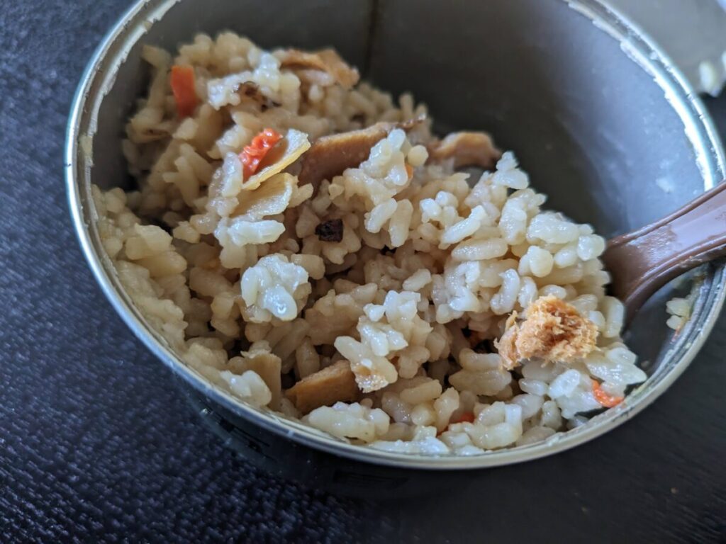 【自衛隊戦闘糧食Ⅰ型】五目飯&ます野菜煮実食レビュー!クセのかなり強いメニューです - MRE.JP
